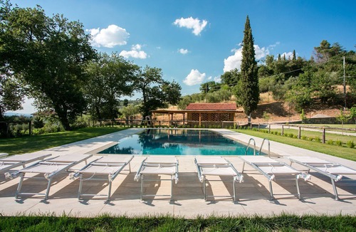 Montecchio Villa | Beautiful private villa with WIFI, private pool, A/C, TV, patio and panoramic view, close to Cor.