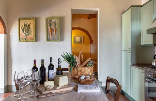Bucine Villa | Beautiful private villa for 24 people with A/C, private pool, WIFI, TV, patio and panoramic view