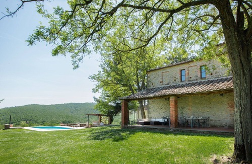 Bucine Villa | Beautiful private villa for 22 guests with private pool, A/C, WIFI, TV, patio and panoramic view