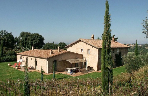 Camigliano Villa | Beautiful private villa for 18 people with private pool, WIFI, A/C, TV and panoramic view