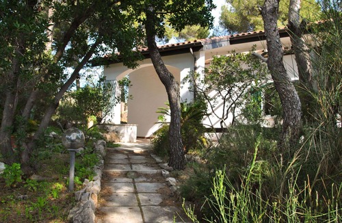 Sperlonga Villa | Beautiful private villa for 6 guests with WIFI, A/C, patio and pets allowed
