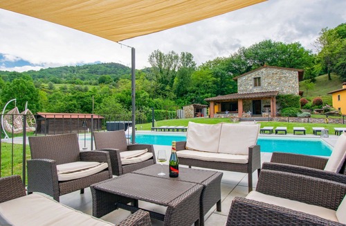 Dicomano Villa | Beautiful private villa with hot tub, A/C, private pool, WIFI, TV, balcony and pets allowed