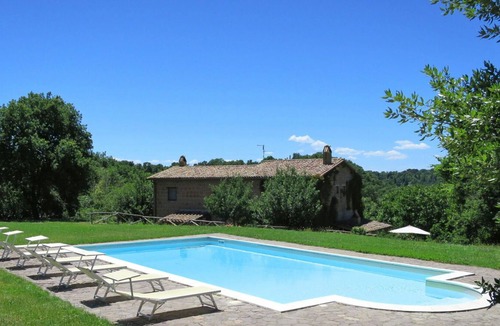 Sorano Villa | Beautiful private villa with WIFI, private pool, TV, patio, pets allowed, panoramic view and par...
