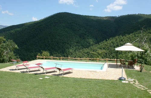 Arezzo Villa | Beautiful private villa for 5 people with WIFI, private pool, TV, pets allowed and parking