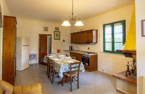 Cortona Villa | Beautiful private villa for 12 guests with WIFI, A/C, private pool, TV, terrace and pets allowed