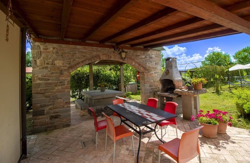 Cortona Villa | Beautiful private villa for 12 guests with WIFI, A/C, private pool, TV, terrace and pets allowed