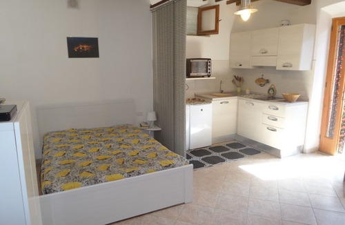 Giglio Porto House | Beautiful Tiny house near sea