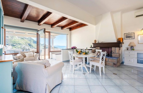 Succhivo House | Beautiful vacation home in panoramic position