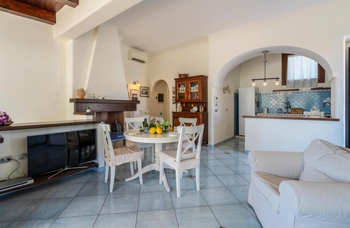 Succhivo House | Beautiful vacation home in panoramic position