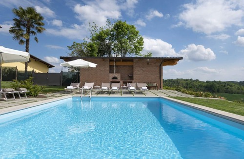 Monteu Roero Villa | Beautiful Villa Casa San Grato in Piemonte