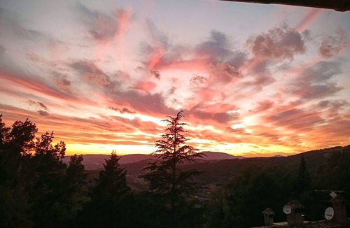 Valfabbrica Villa | Beautiful villa for 7 people with WIFI, pool, TV and terrace, close to Assisi