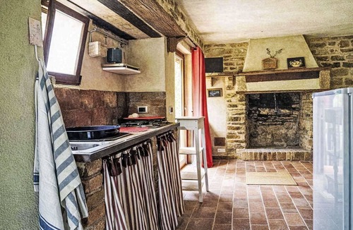 Montelovesco Villa | Beautiful villa for 5 guests with WIFI, pool, TV and pets allowed