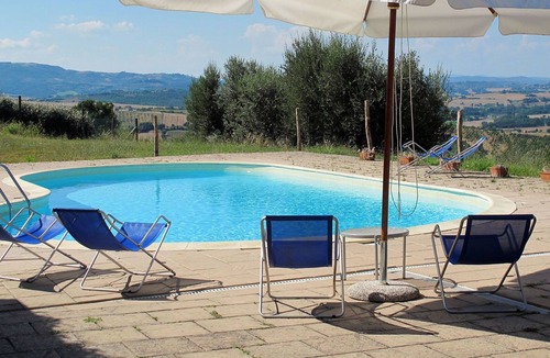 Fratta Villa | Beautiful villa for 6 people with WIFI, pool, TV, patio, pets allowed and parking