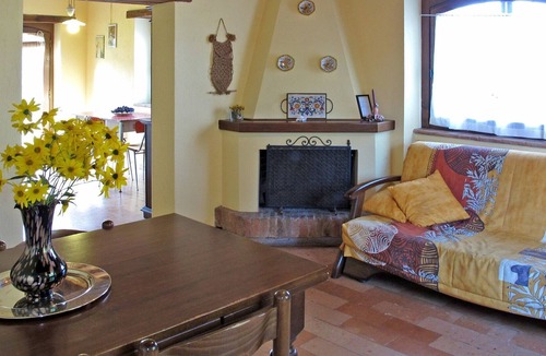 Fratta Villa | Beautiful villa for 6 people with WIFI, pool, TV, patio, pets allowed and parking