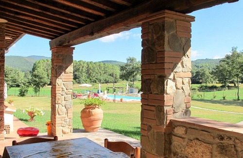 Montieri Villa | Beautiful villa for 6 guests with pool, TV, patio, pets allowed and parking