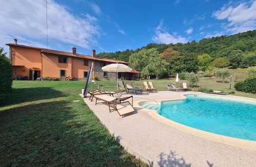 Sansepolcro Villa | Beautiful villa with private pool, WIFI, A/C, TV, patio, pets allowed and panoramic view