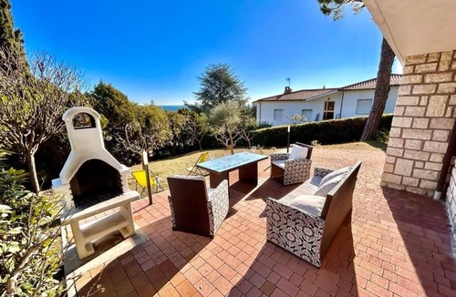 Villaggio Taunus Villa | Beautiful villa with sea view terrace and taunus garden