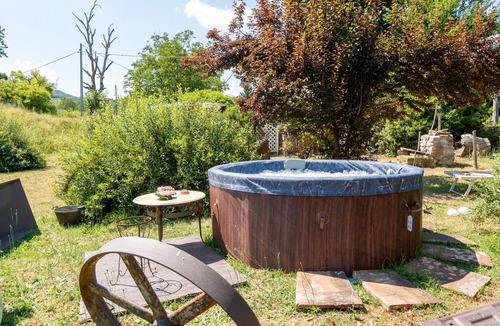 Anghiari Apartment | Beb 1416 Room with Shared Terrace, Shared Garden, and Wi-Fi