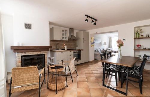 Petritoli House | Bed and breakfast Biancalana