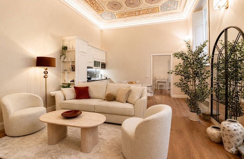 Santa Croce Apartment | Bella Benci Frescoed Apartment Central Florence near Uffizi and Ponte Vecchio