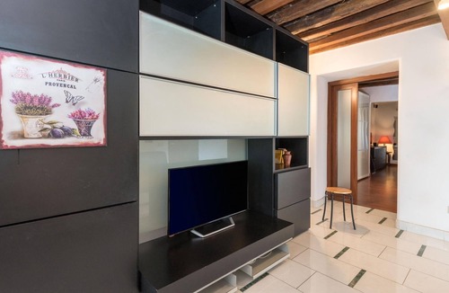 Rione XI Sant'Angelo Apartment | Bella Elena apartment - Jewish Ghetto