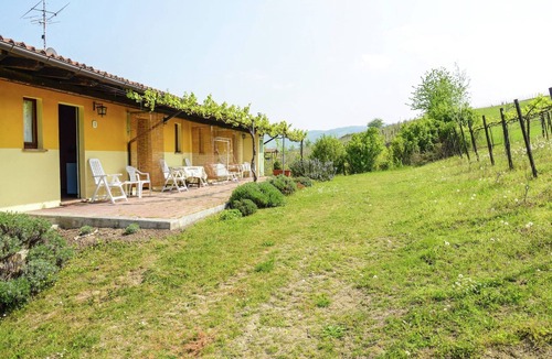 Valdamonte Apartment | Belvilla by OYO Casa Reale Quattro