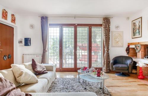 Riano Villa | Belvilla by OYO Guest House Belvedere
