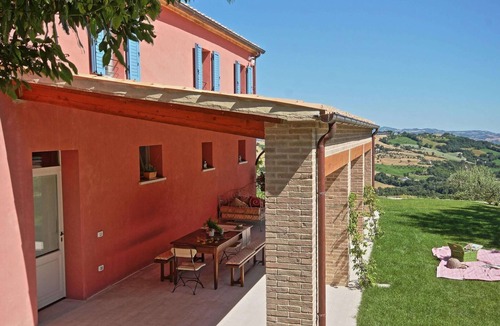 Fossombrone Villa | Belvilla by OYO Villa Cucco