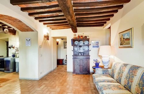 Monterchi House | Belvilla by OYO Welcoming Holiday Home with Pool