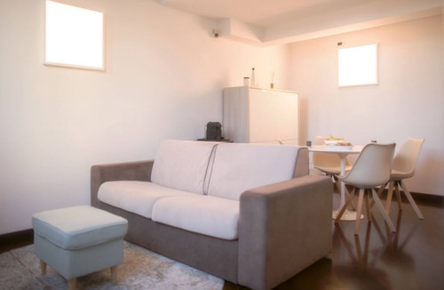 Loreto Apartment | BERGONZOLI, 3 · Modern and bright near Central Station
