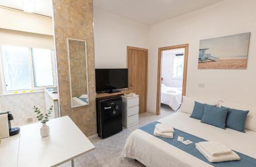 Porto San Giorgio Apartment | Bilocale sul Mare - Apt piano terra con Wifi & AC