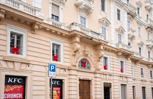Historical Downtown Salerno Apartment | Blue Dream Suites – Positano with Wi-Fi and Air Conditioning