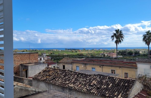 Caulonia Apartment | Blue Jasmine