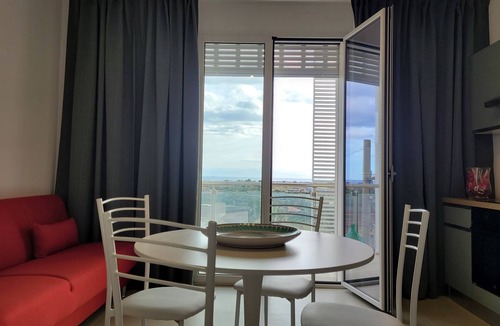 Caulonia Apartment | Blue Jasmine