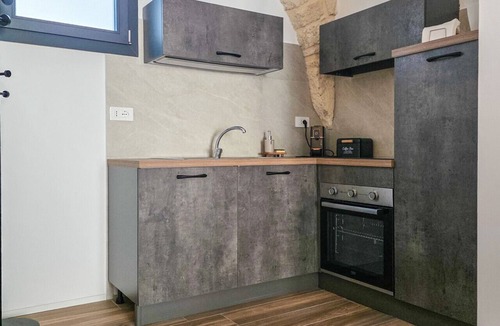 Manfredonia Apartment | Blue Pearl - Grey Pearl Suites