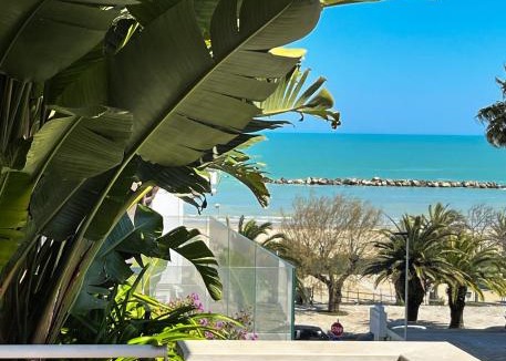 Porto d'Ascoli Apartment | BLUESuite - Nuovissimo trilocale a 30m dalla spiaggia, con terrazza sul mare e box