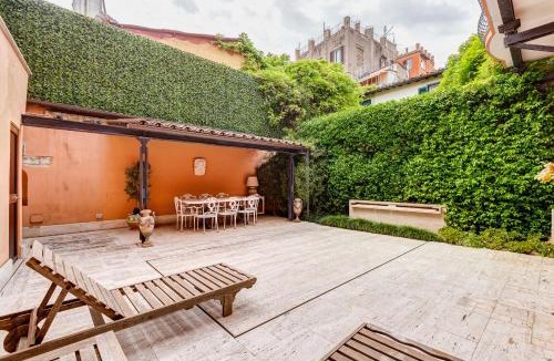 Trastevere House | BMGA l Luxury Home with Patio in Trastevere