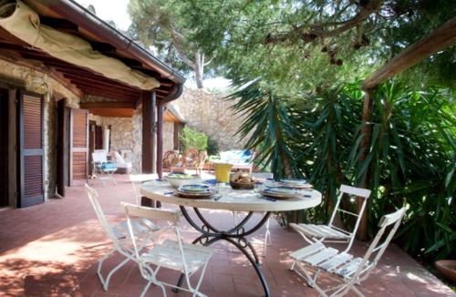 Monte Argentario House | Bohemian seafront house in Monte Argentario