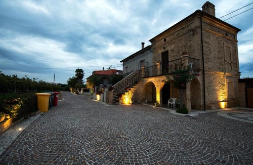 Crecchio House | Borgo Agrituristico Il Pino