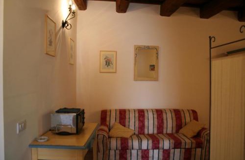 Sellano House | Borgo Di Fonni