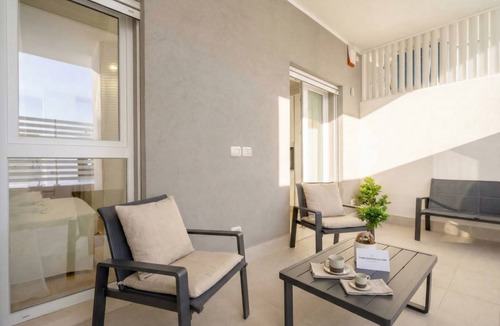 Municipio 2 Apartment | Borgo Felice 5 (Cozy Apartment with Balcony)