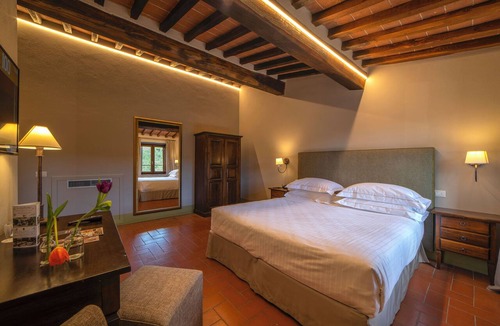 Gaiole in Chianti Hotel | Borgo Le Noci Chianti Retreat & Pool