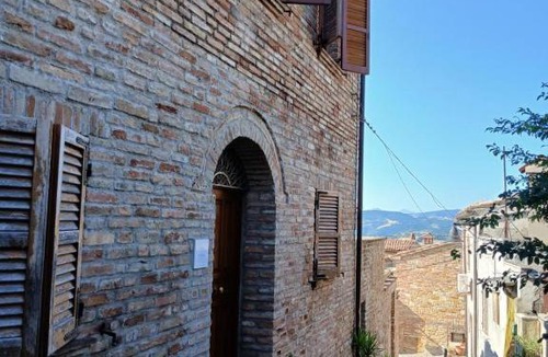 Montefelcino House | Borgo Montaner