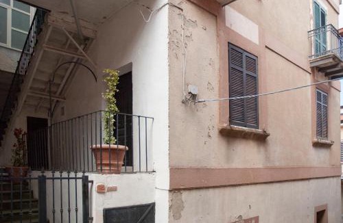 Strongoli Apartment | BORGO PETELIA, Casa Mannarino, suite Eugenio