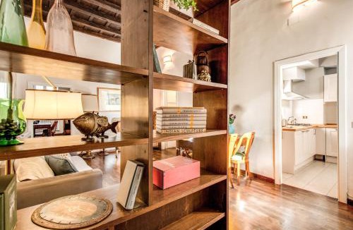 Rione XIV Borgo Apartment | Borgo Pio Passetto Papale