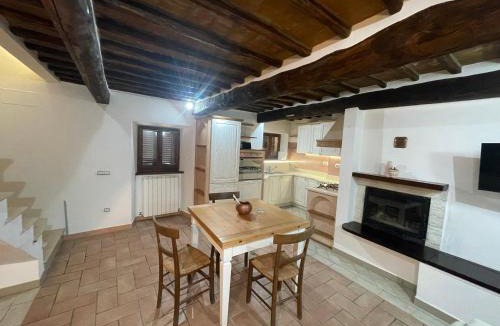 Fiordimonte Apartment | Borgo Vico