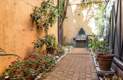 Trastevere Apartment | Botanical Garden, exclusive apartment with swimming pool in the living room, located in .