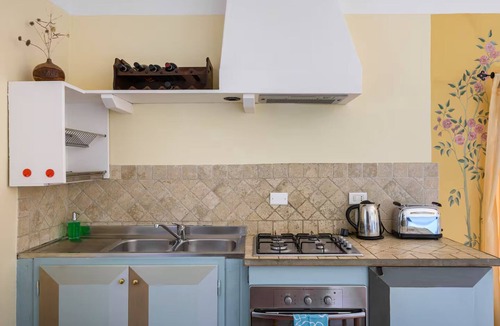 Assisi Apartment | Boutique Rental, Garden Facing Terrace (Lorenzetti)