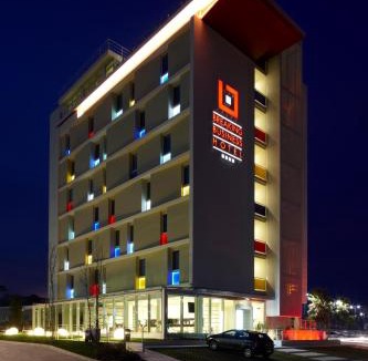 Mosciano Sant'Angelo Hotel | Breaking Business Hotel