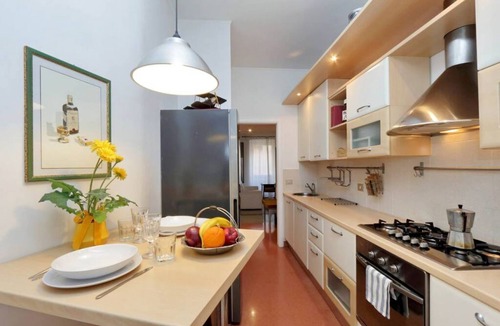 Monti Apartment | Bright and characteristic apartment for 6 near the Colosseum
